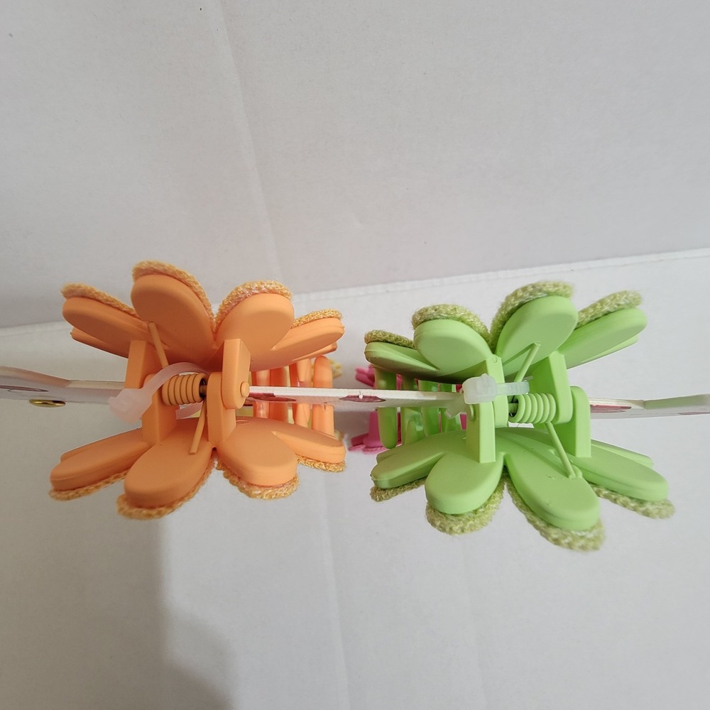NEW Piper K Hair Clips Set Of 4 Crocheted Flower Daisy Pink Orange Green 2.5" - Picture 3 of 4